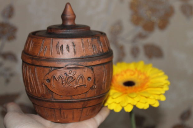 Як зберігати мед в глиняній тарі